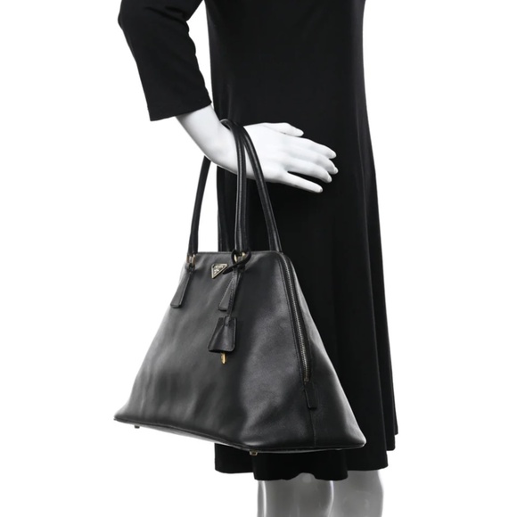 Authentic PRADA Saffiano Lux Large Promenade Tote in Black - Picture 1 of 11